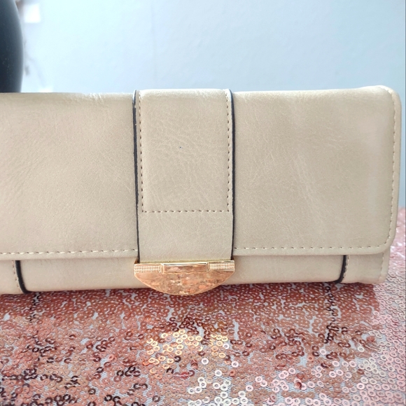 Purses/wallets - Picture 6 of 8